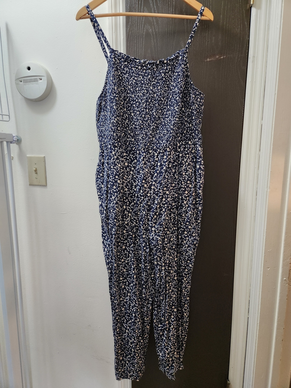 Old Navy Floral Print Navy Spaghetti-Strap Cropped Wide Leg Jumpsuit